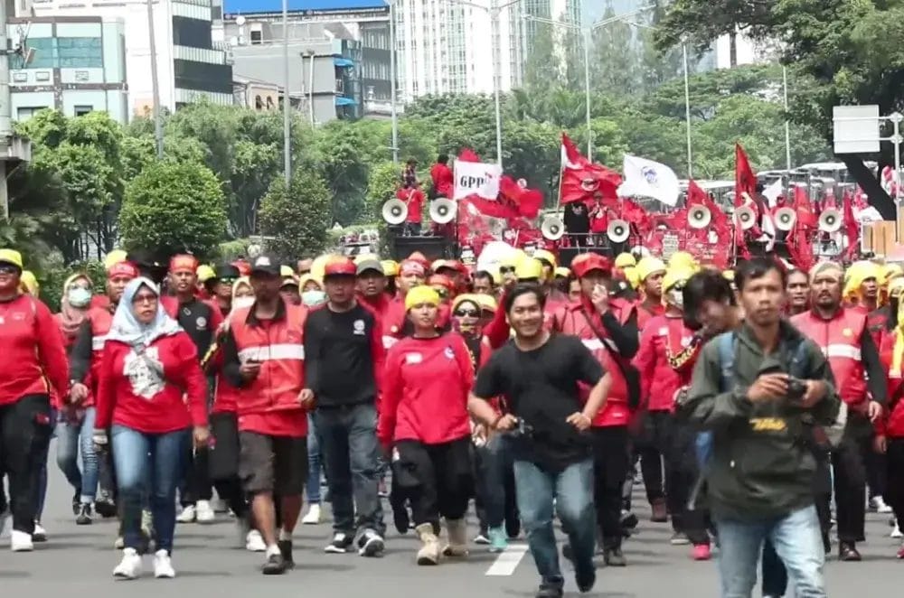 May Day : Syariah Islam Sejahterakan Buruh