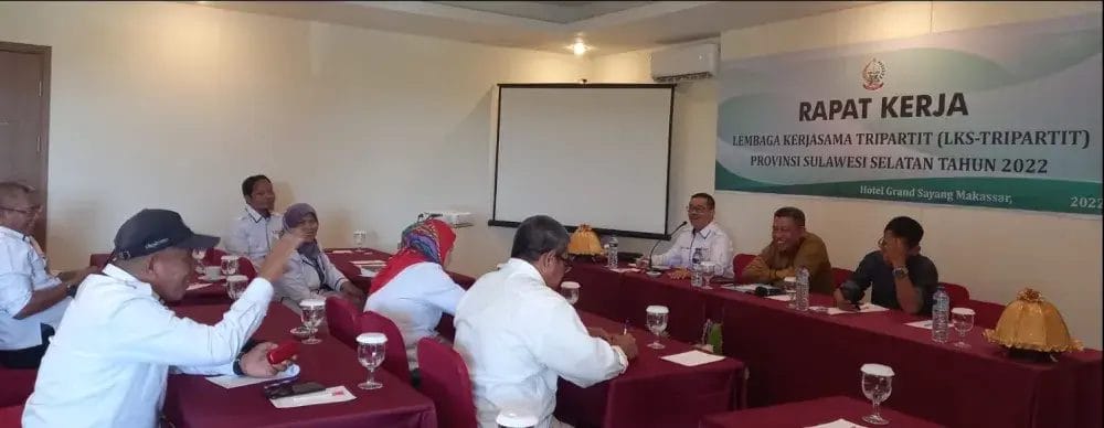 Rapat Bulanan LKS Tripartit Sulsel Bahas Hubungan Harmoni Pekerja, Pengusaha dan Pemerintah