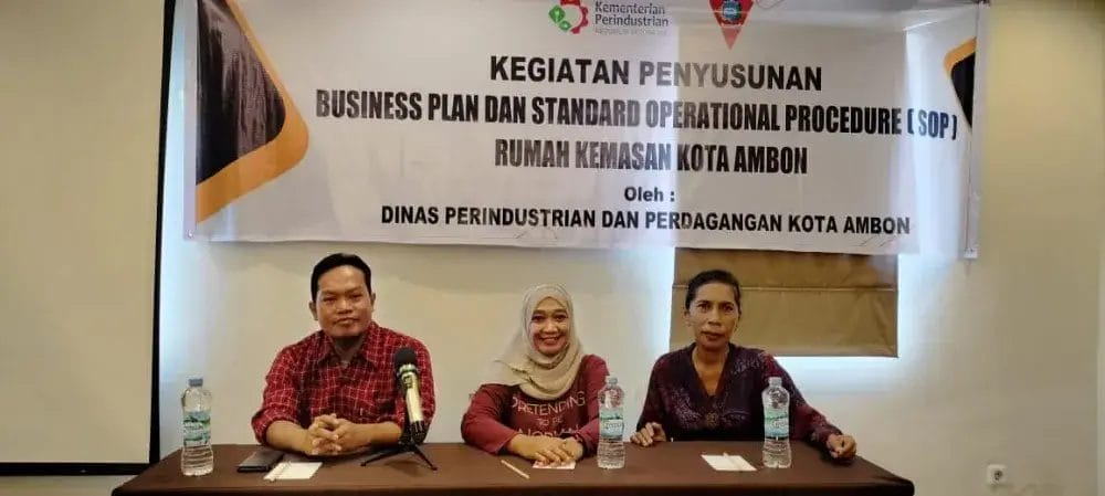 Disperindag Ambon Gelar Penyusunan Rencana Bisnis dan SOP Rumah Kemasan