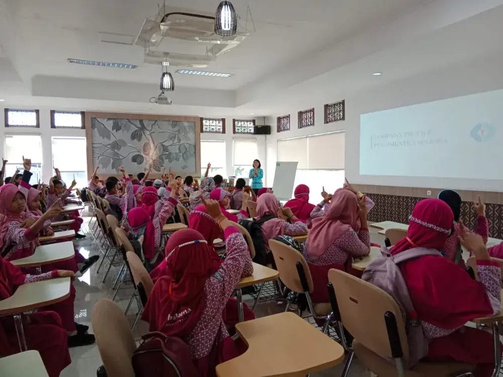 SDIT Insantama Makassar Visiting Ke Perusahaan Eksportir Comextra Majora