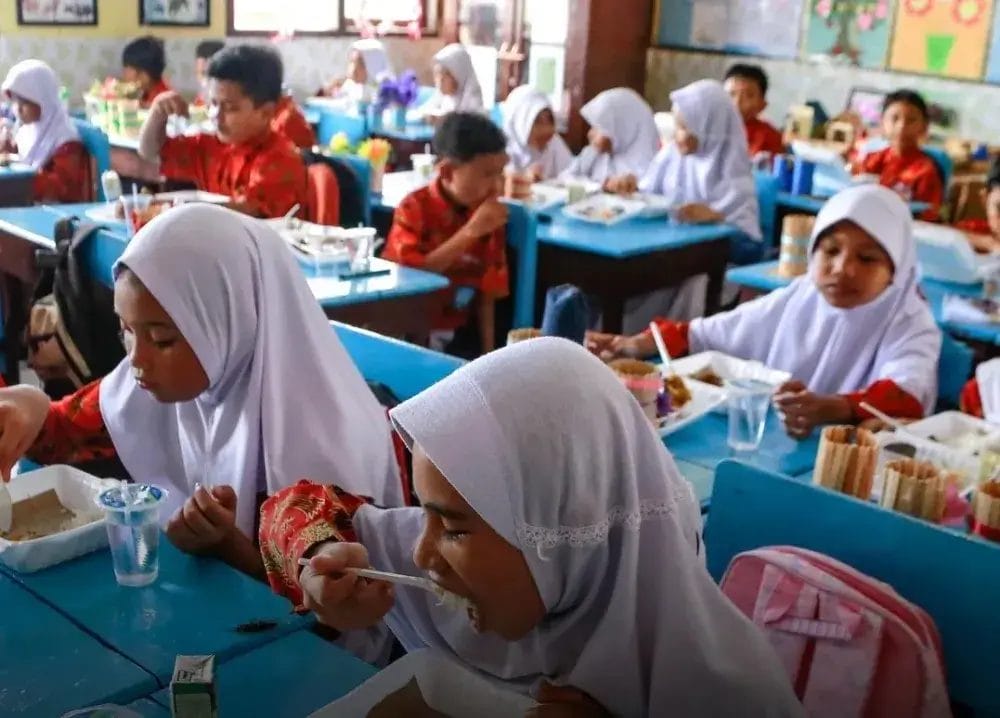 Program Makan Bergizi Gratis Resmi Dimulai, Target 3,3 Juta Penerima Manfaat